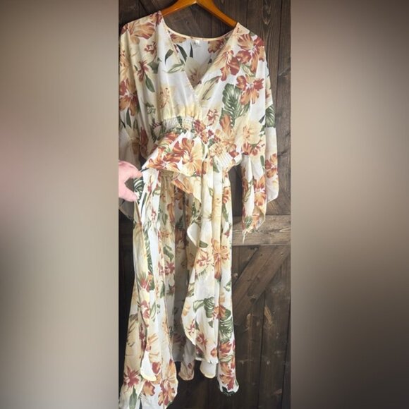 EUC•Live4Truth•1x•made in India•sheer•Hi LoCream color floral bell sleeve top - Picture 2 of 5